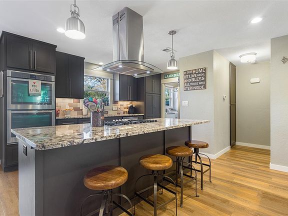 2nd image of 219 Villa Vista Way