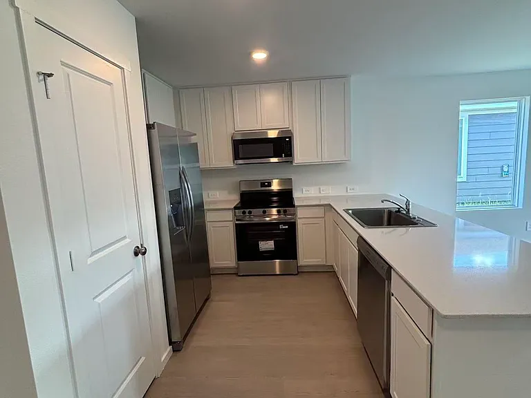 2824 Pioneer Trl — Photo 8