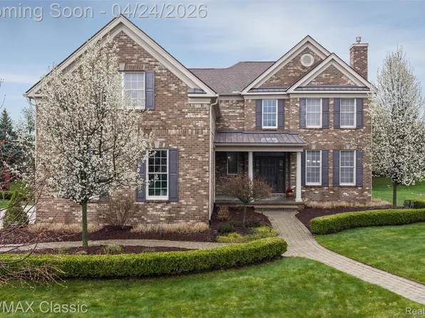 50282 Langley Ct, Novi, MI 48374