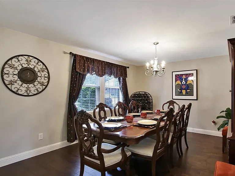 1007 Shelborn Dr — Photo 4