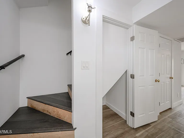 812 W 14th St — Photo 13