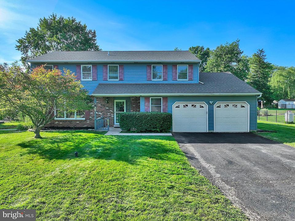 1st image of 672 Brighton Dr
