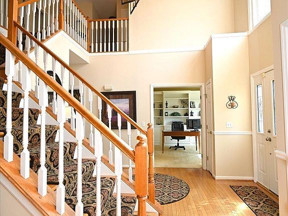 4th image of 880 Blackpine Dr
