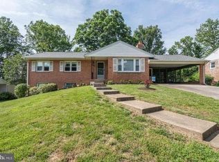 7508 Allan Ave, Falls Church, VA 22046