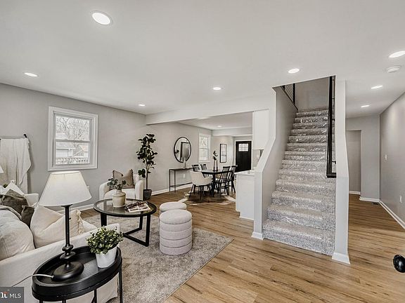 4th image of 39 Transverse Ave