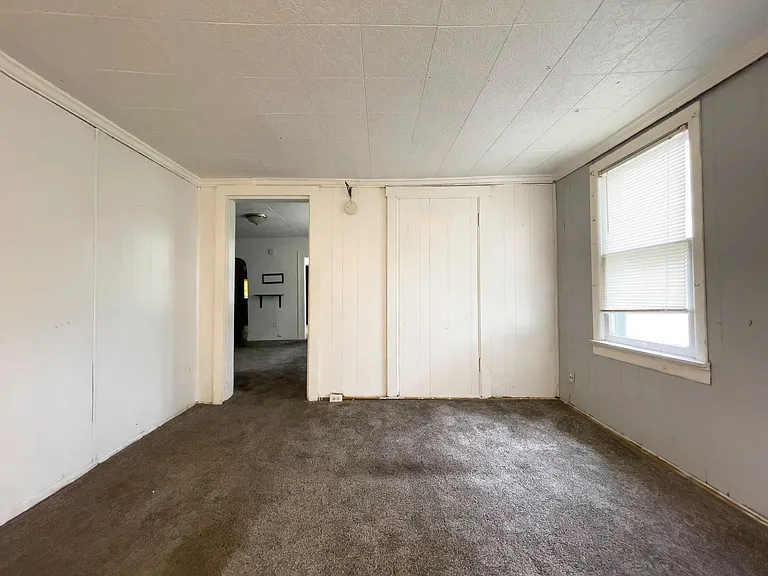 912 S Penn St — Photo 4
