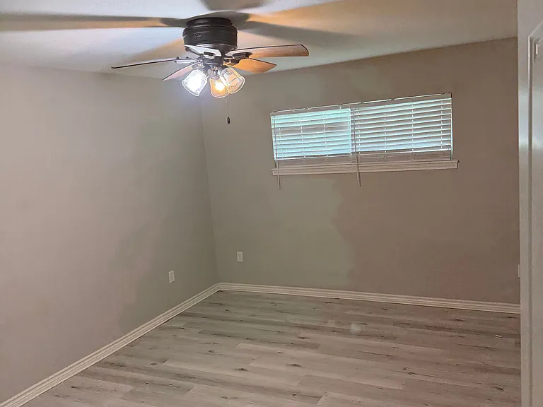 1013 Oak Dr — Photo 8