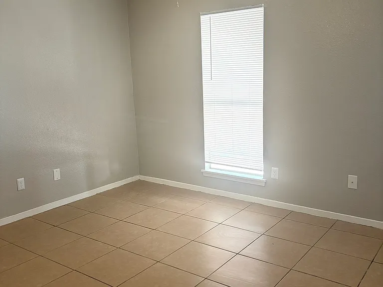 1302 Waldron Rd #102 — Photo 12