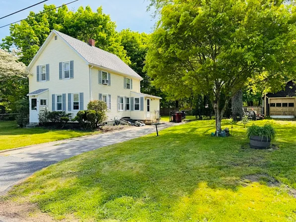 18 Woodlawn St, Middleboro, MA 02346