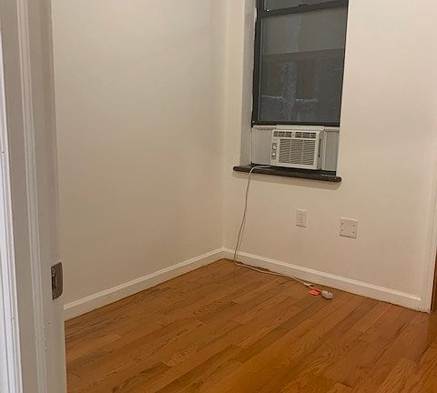 5th image of 112 Mulberry St APT 6