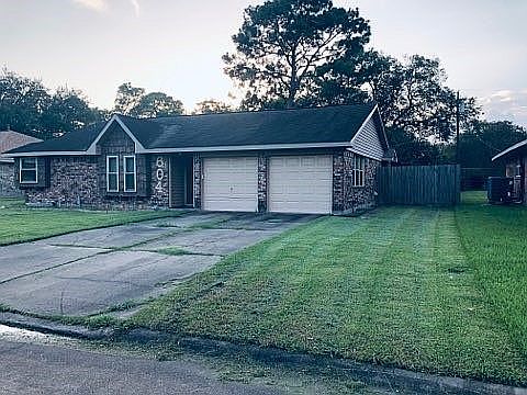 3rd image of 604 S Heather Ln