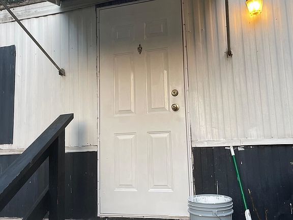 2nd image of 2315 Geri Ann Ln