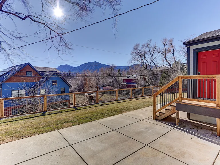 2340 Panorama Ave — Photo 2