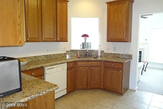 3 bed, 2000 sqft, $2,895 — Photo 3