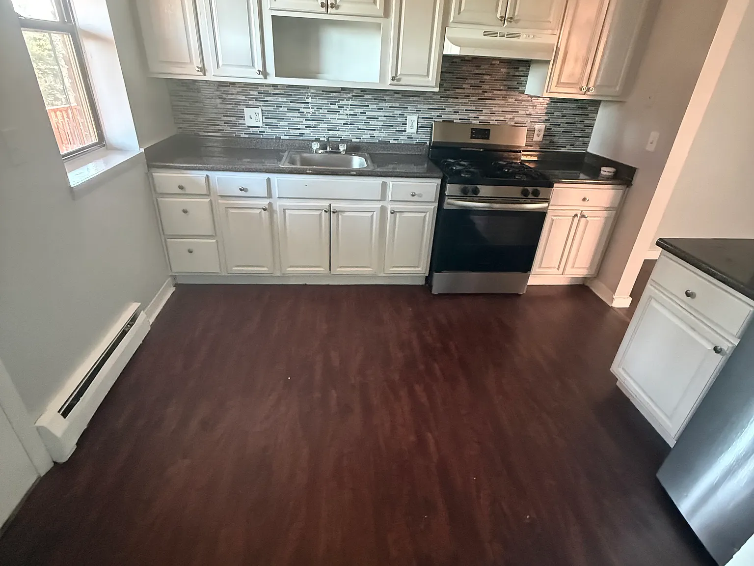 3 bed, 1.5 bath, 1000 sqft, $1,750 — Photo 4