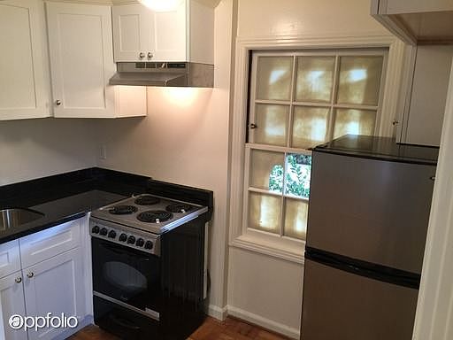 3rd image of 1441 Bellevue Ave