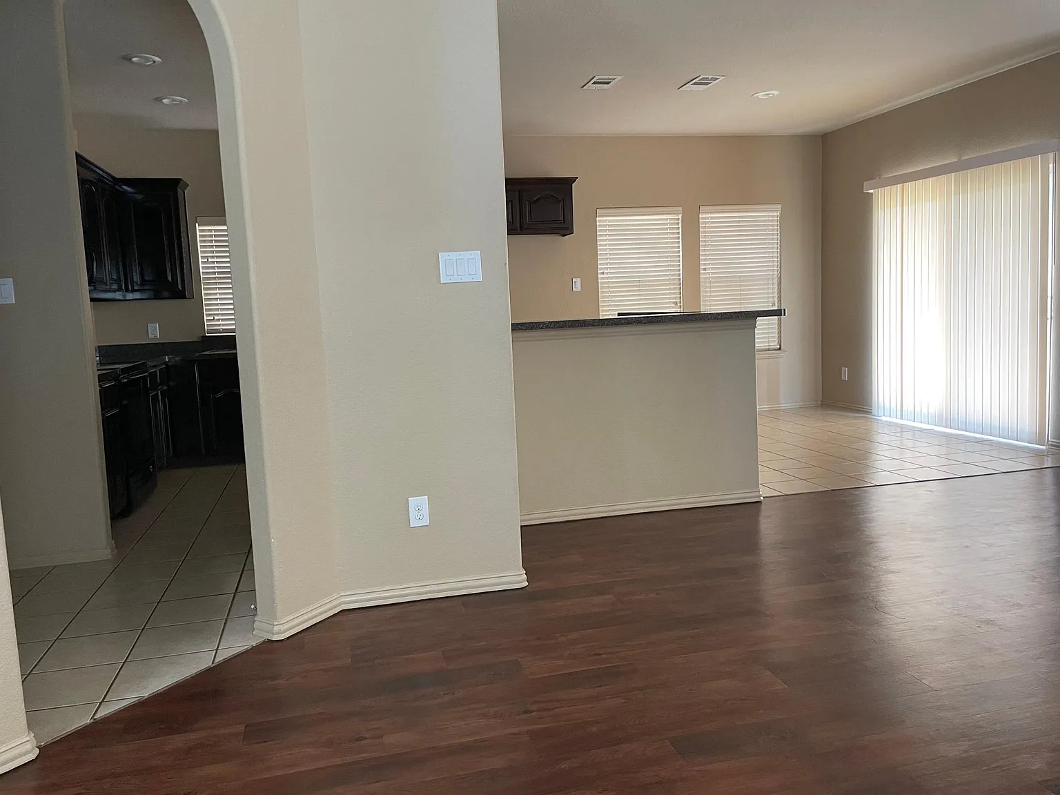 3 bed, 2.5 bath, 1825 sqft, $2,250 — Photo 4