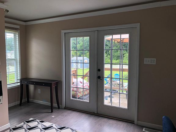 4th image of 104 William Dr