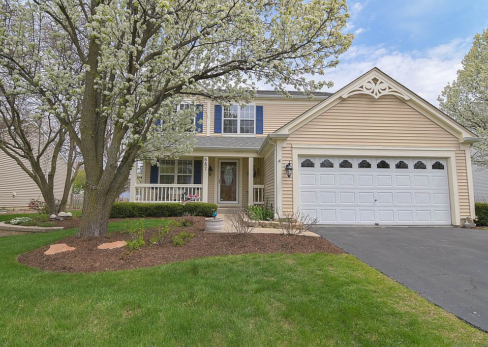1st image of 687 Fieldstone Dr