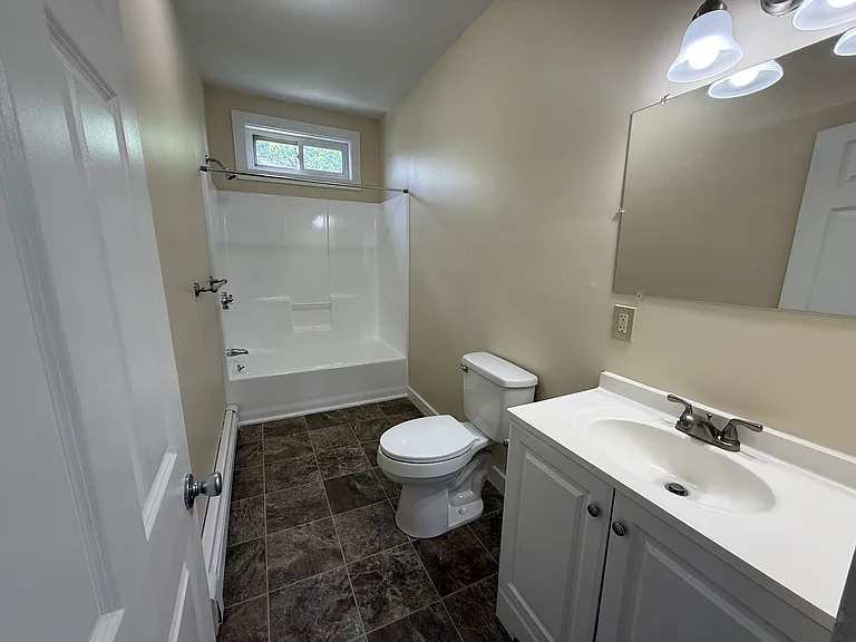 289 Cottage St #3L — Photo 3