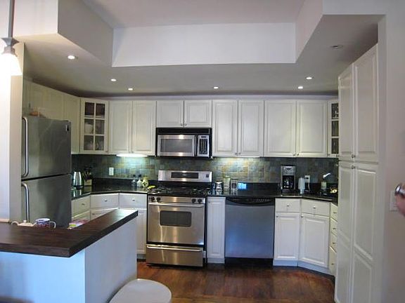 4th image of 50 W 72nd St #1714