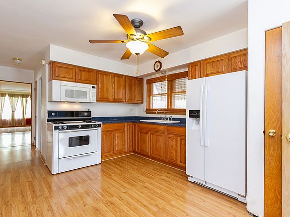 5th image of 8734 S Francisco Ave