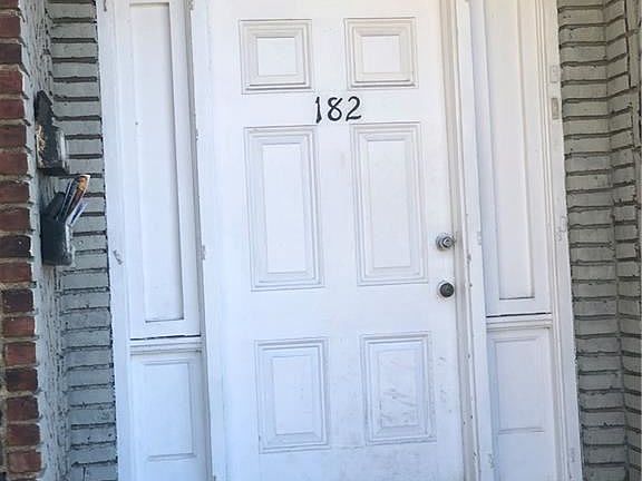 5th image of 182 Church St