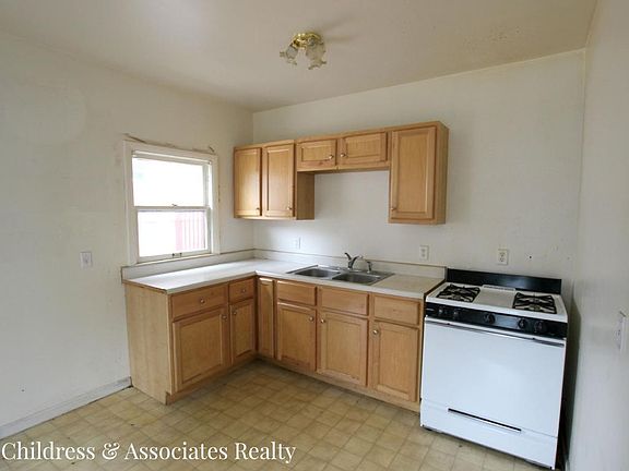 3rd image of 1215 Prospect Ave SE