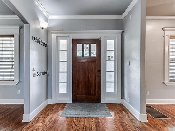 3rd image of 425 NE 15th St