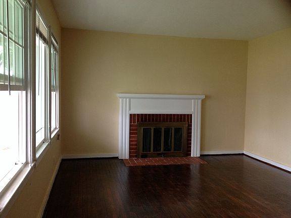 3rd image of 207 N Garfield Ave