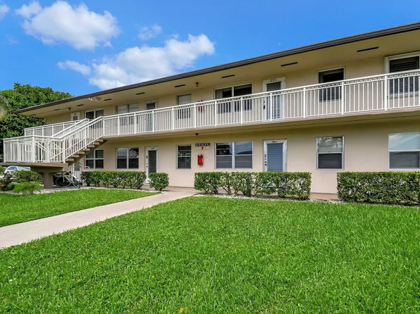 327 Chatham P, West Palm Beach, FL 33417