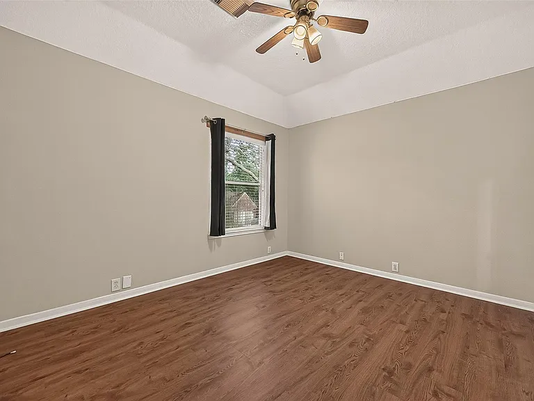 11218 Timbertree Ln — Photo 28
