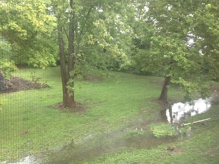 537 Vicksburg Dr #E — Photo 1