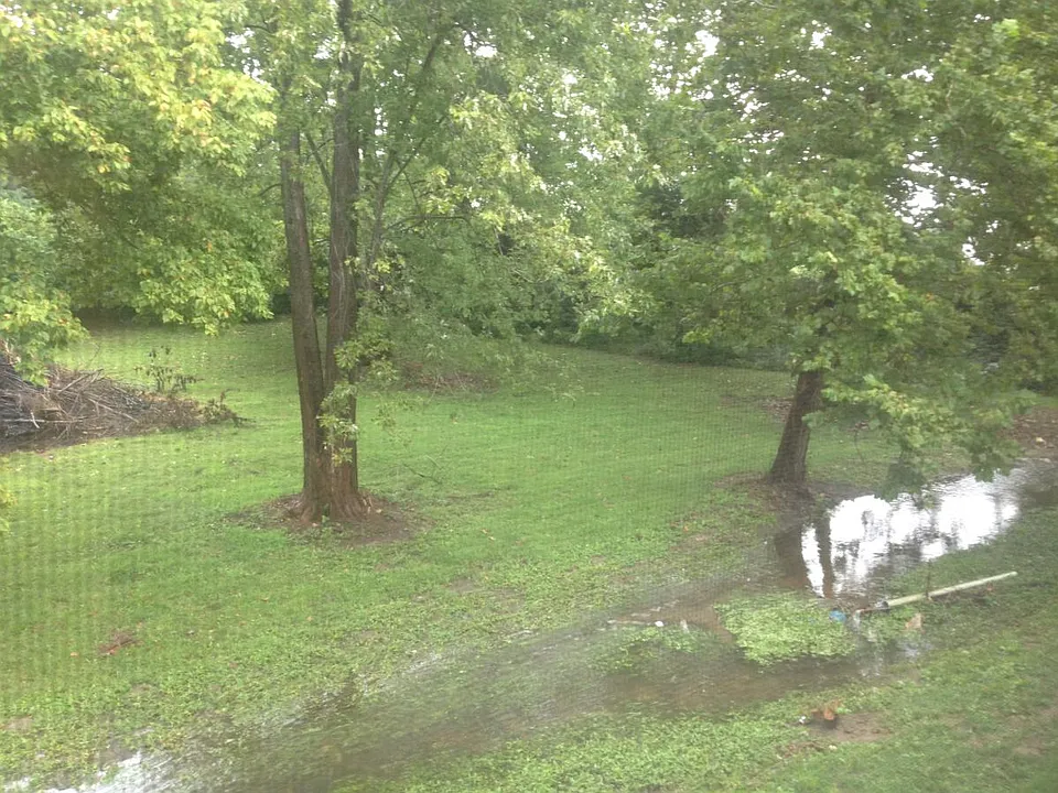 537 Vicksburg Dr #E