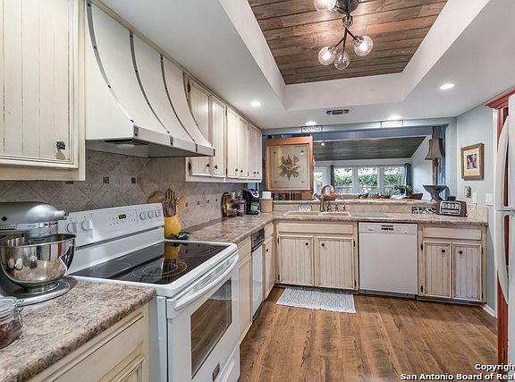 5th image of 14452 Brook Hollow Blvd
