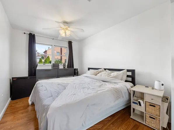 159 Seneca Avenue image 20 of 34