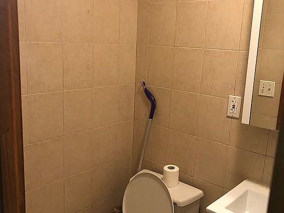 4th image of 26 7th Ave S APT 1D