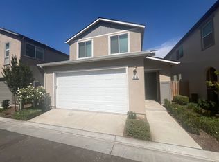 6426 E Riesling Dr, Fresno, CA 93727