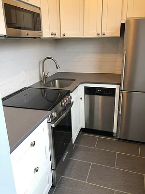 Rented by NY Space Finders Inc. | media 7