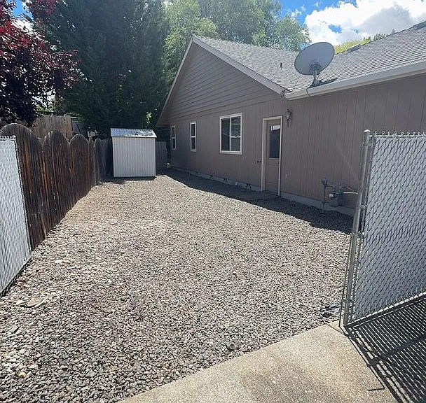 1652 Inverness Dr — Photo 18