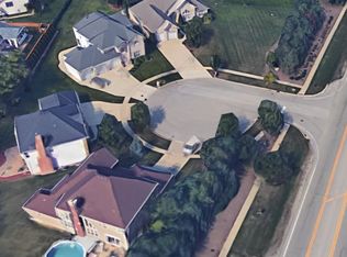 2 Osprey Ct, Streamwood, IL 60107