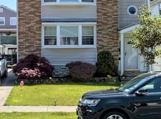 654 Lamoka Ave, Staten Island, NY 10312