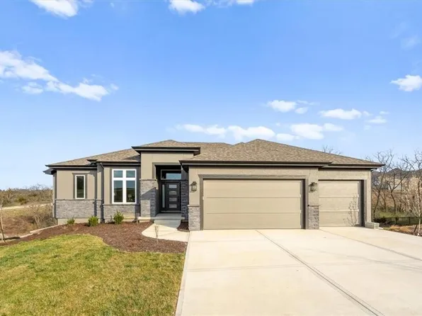 8009 Payne St, Shawnee, KS 66220