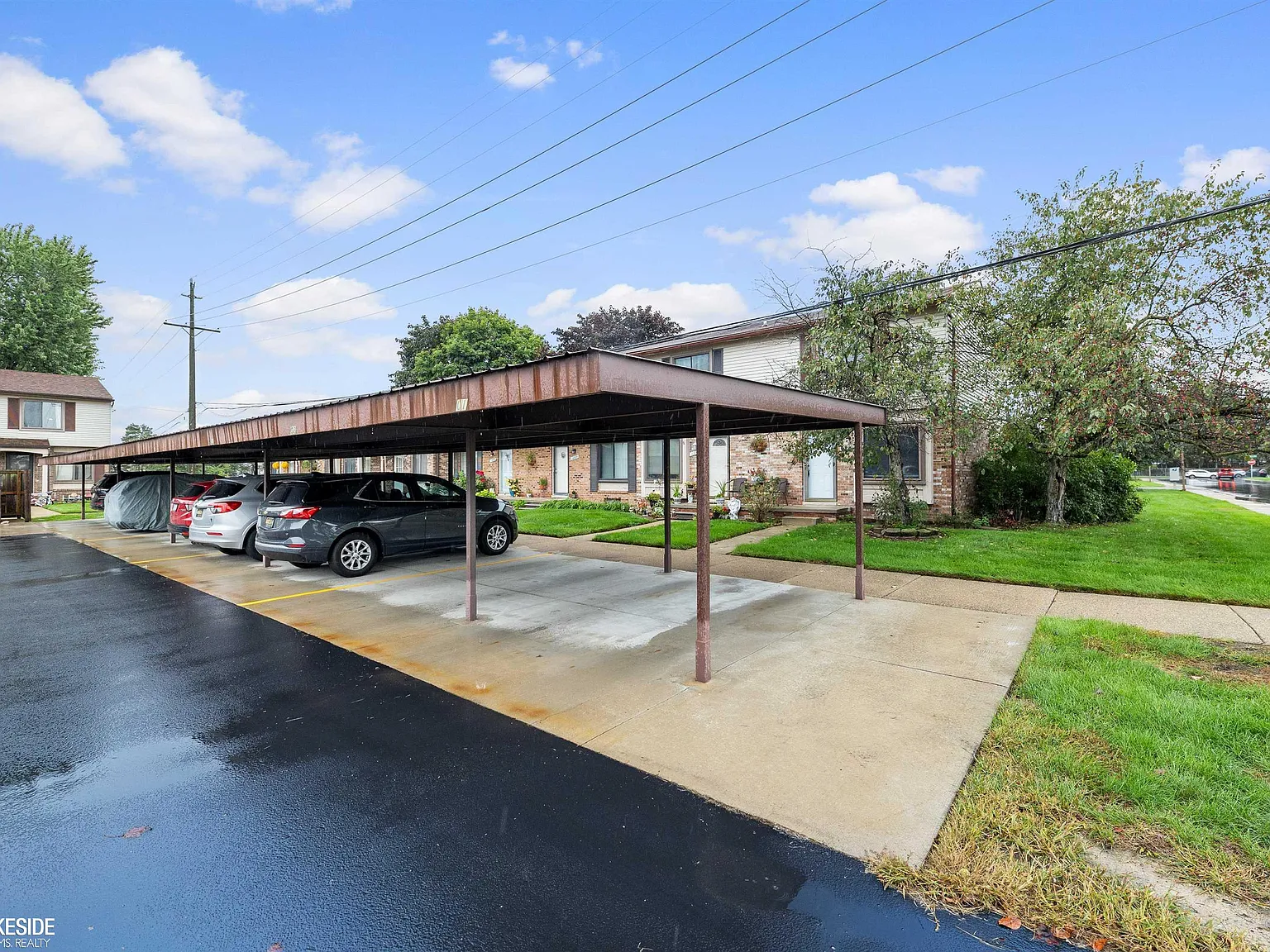 2 bed, 1.5 bath, 1456 sqft, $1,600 — Photo 2