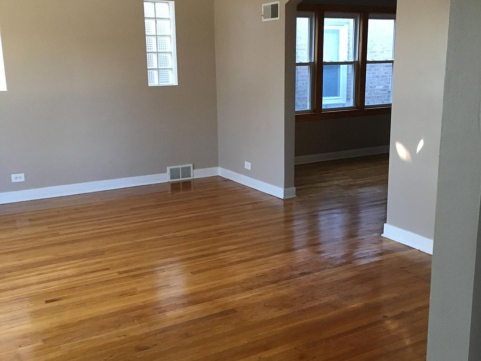 1st image of 6054 W Melrose St #1