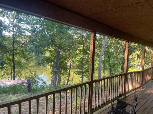 96 Indian Pointe Dr, Starkville, MS 39759