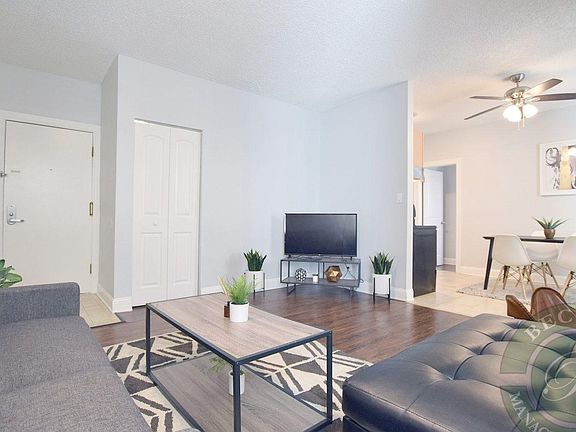 5th image of 4521 N Clarendon Ave #604
