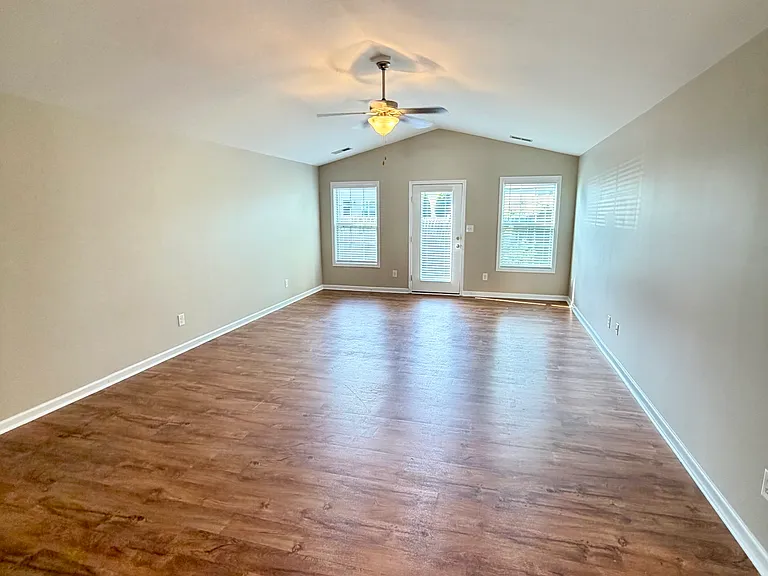 205 Shell Ct — Photo 7