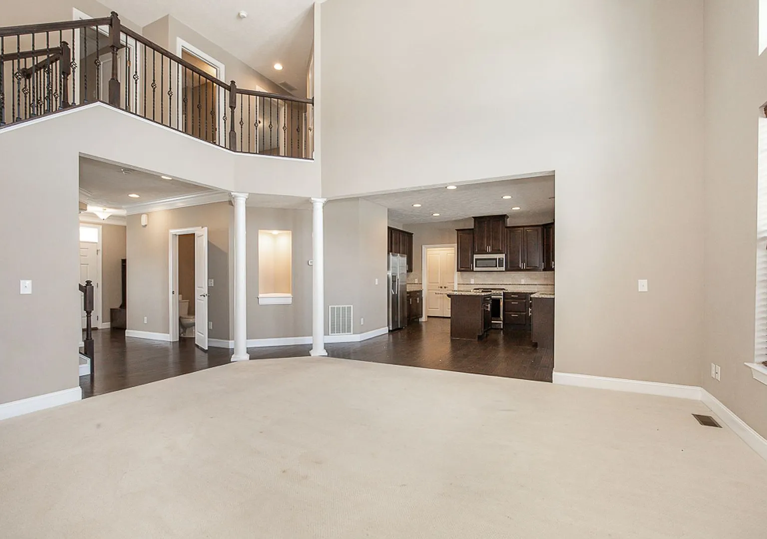 Beautiful 3 bedroom/2.5 Bath Single! Avon, OH — Photo 4