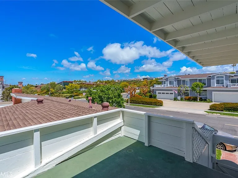 720 Narcissus Ave — Photo 6